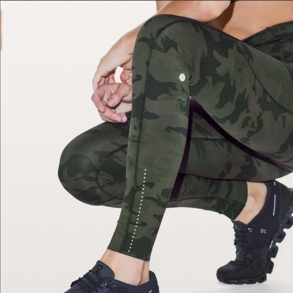 Lulu🍋 Fast & Free Gator Green Camo 25” size 10